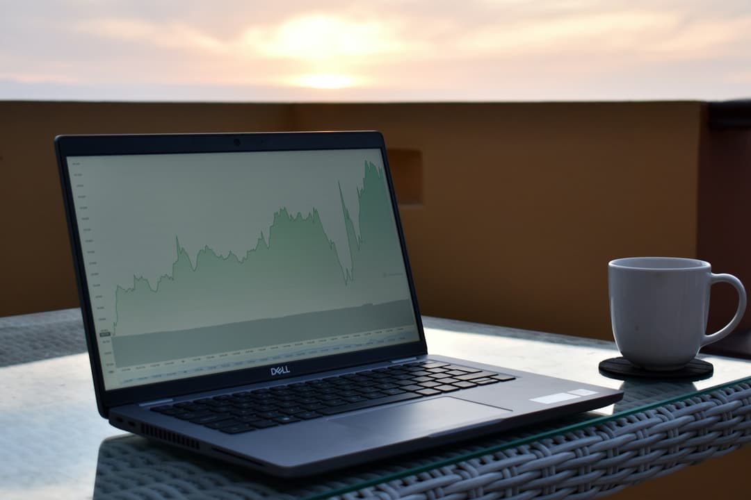 What Are the 6 Best Trade Copiers for TradingView? (Top Picks)
